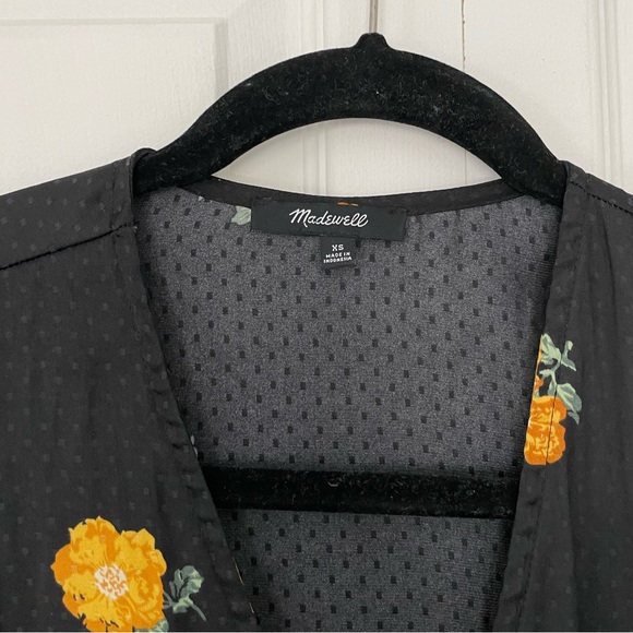 Madewell Black Bubble-Sleeve Wrap Top in Floating Florets - Picture 6 of 7